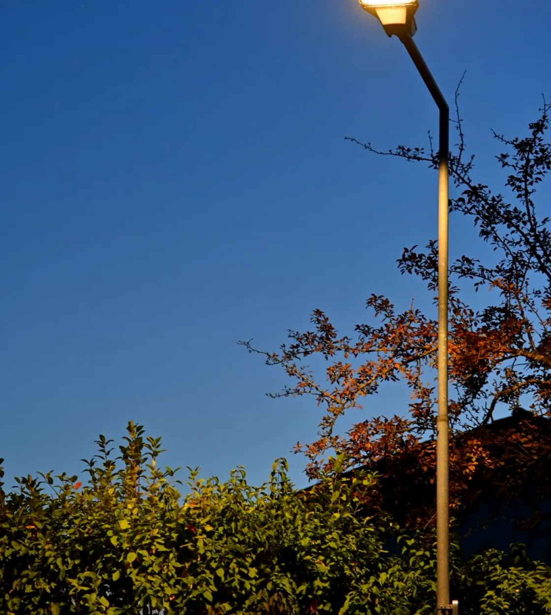 Kannettavat LED-valot syksyn pimenevillä kuvauskeikoilla